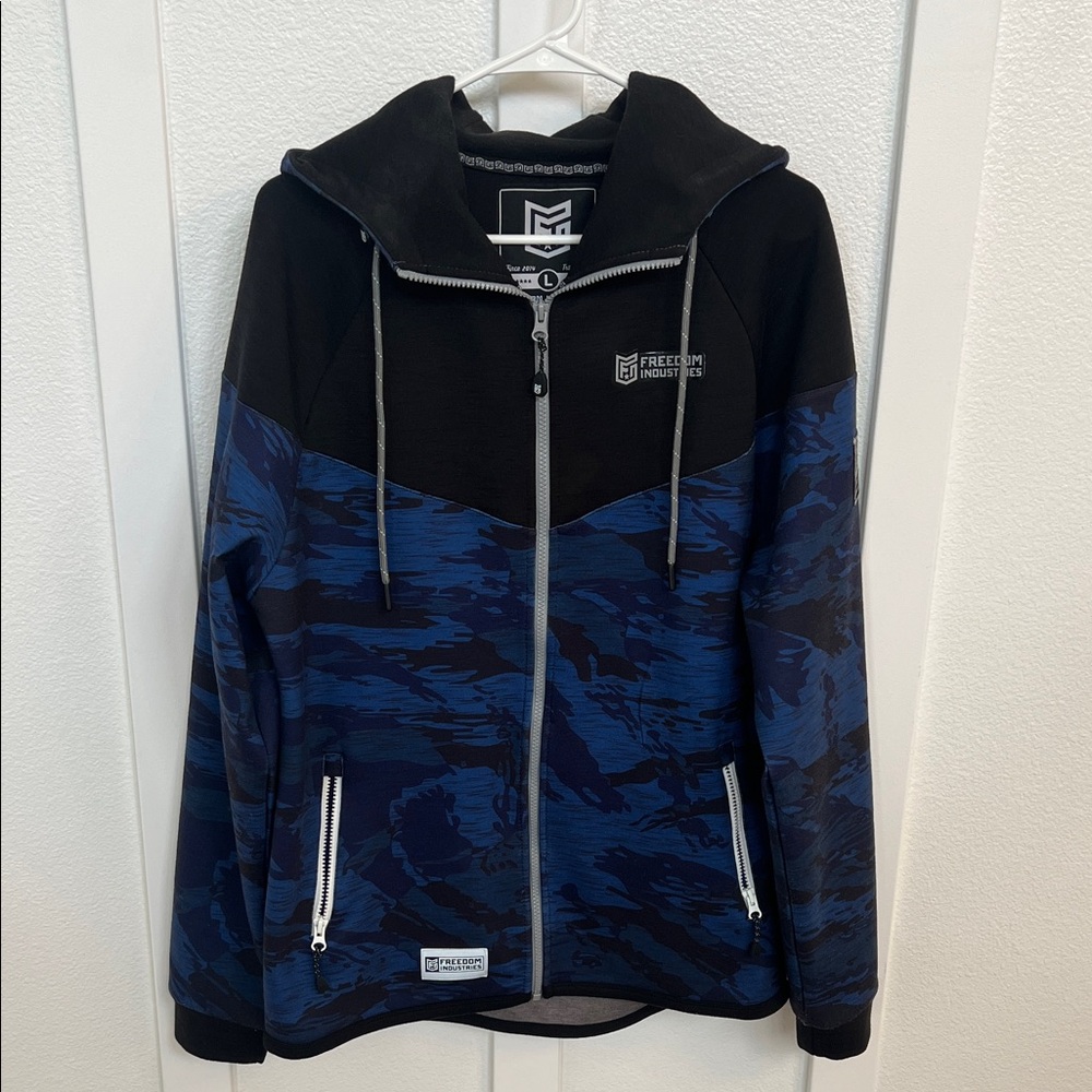 Freedom Industries Men’s Blue Camo Performance Zip Hoodie Jacket
